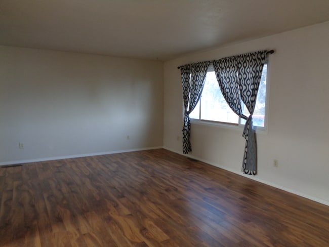 Photo - 731 Cedar St