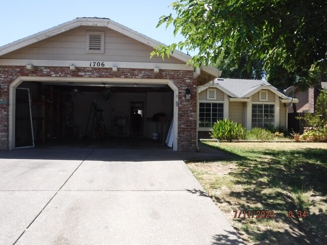 Building Photo - 1706 Brookglen Dr