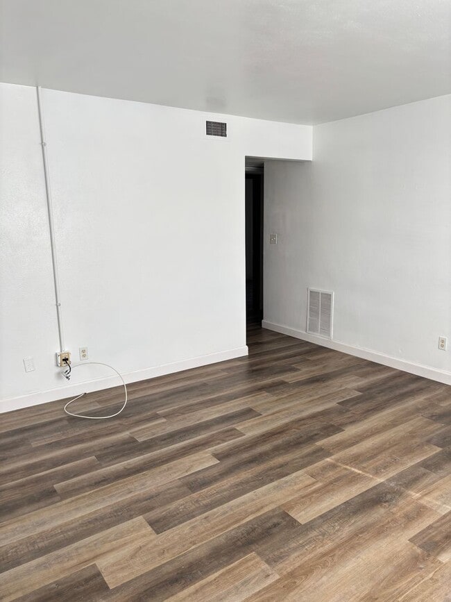 Photo - 104 N 27th St Unidad #4