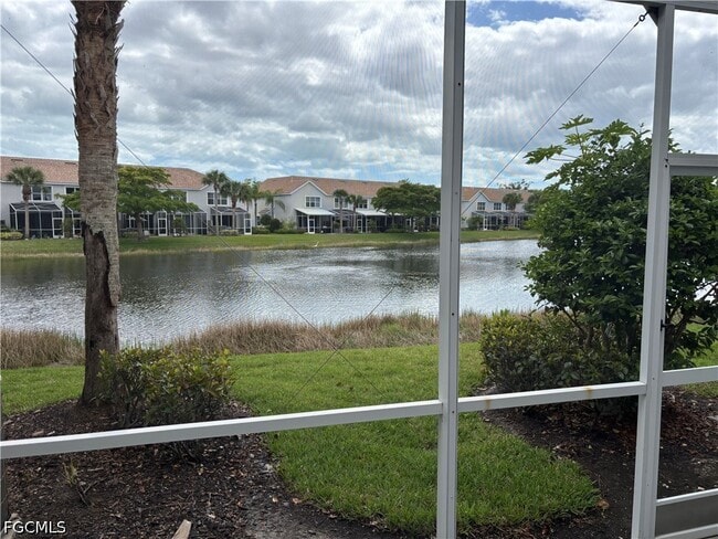 8271 Village Edge Cir