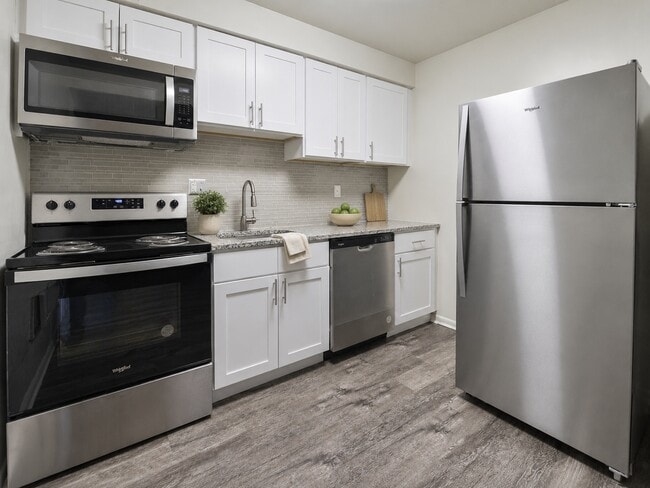Building Photo - Lexington House Apartment Homes