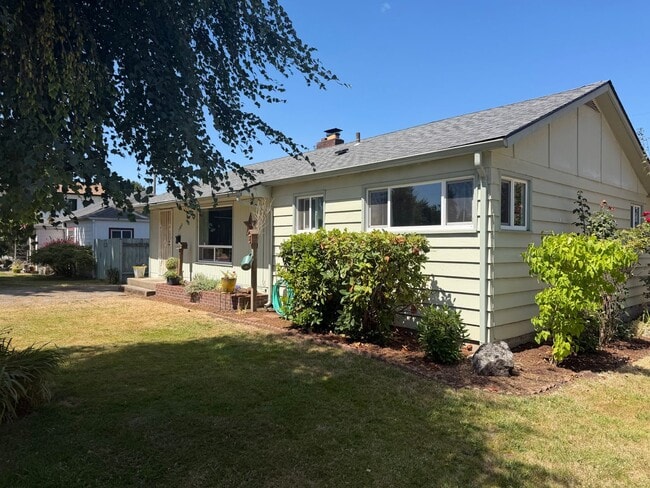Photo - 1280 L St