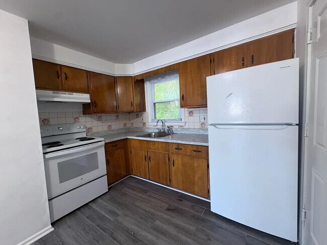 641 Newhall St Unit 2L