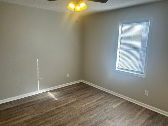 Photo - 2309 Evelyn Ln Unit 2309 H