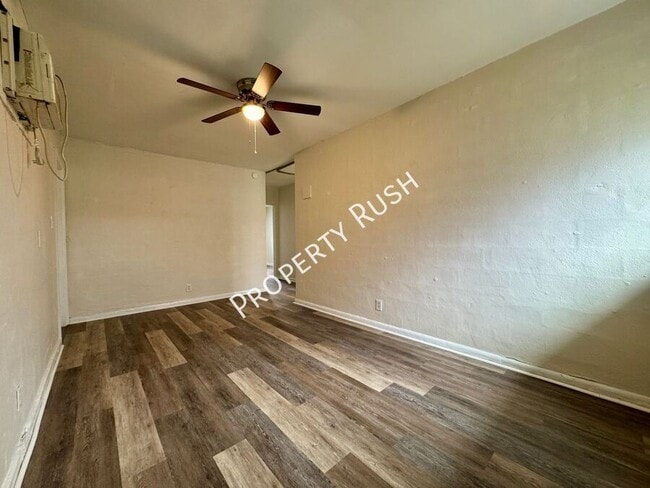 Photo - 3605 Dorris St