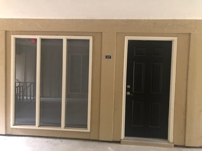 Photo - Great location, 2/2 close to UF , Shopping... Unit 207