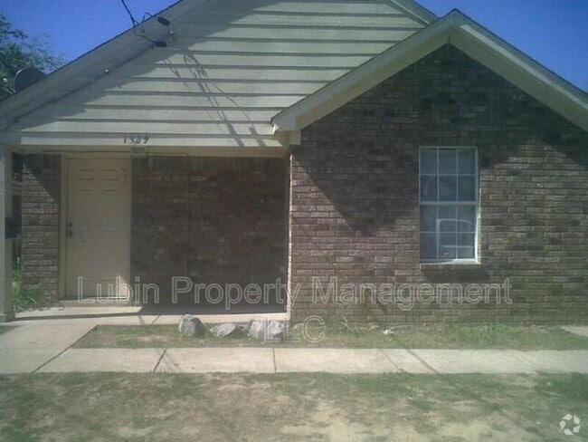 Building Photo - 1329 Tunica St Rental