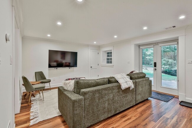 Photo - 410 Thornton Ln Unidad Basement