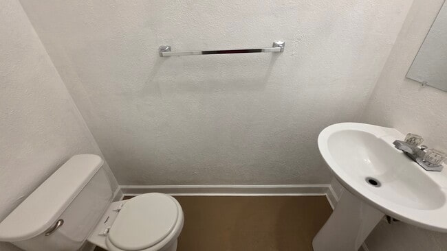 Photo - 401 Advocate Ct