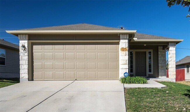 Photo - 320 Comal Run