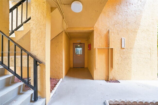 Photo - 4384 NW 9th Ave Unit 19-1D