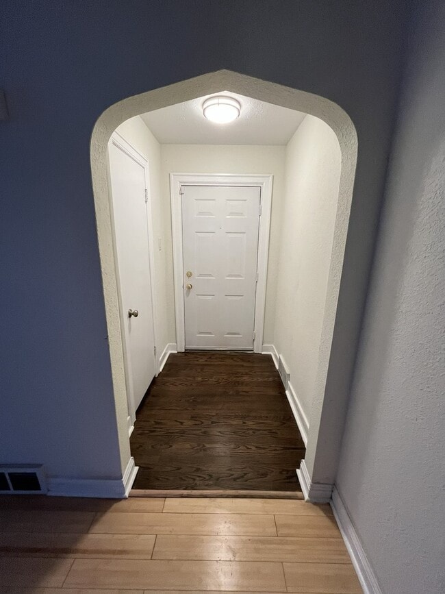 Photo - 151 W Glen Ln