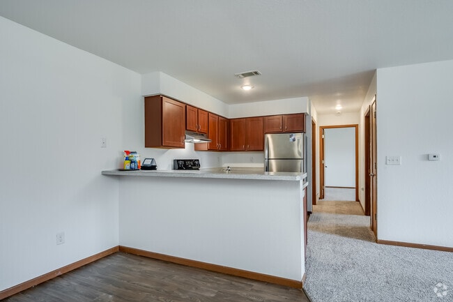 2BR, 2BA - 797SF - Kitchen