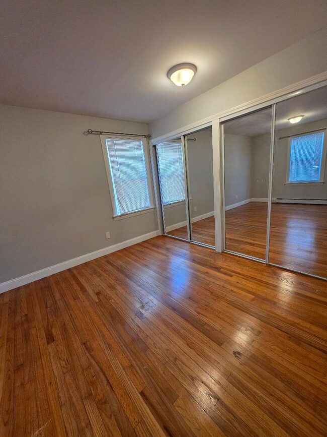 Photo - 1066 Bedford St Unidad 1