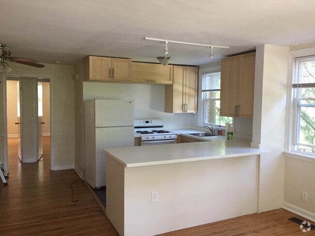 Building Photo - 7006 Boyer St Unit 1st Floor Rental