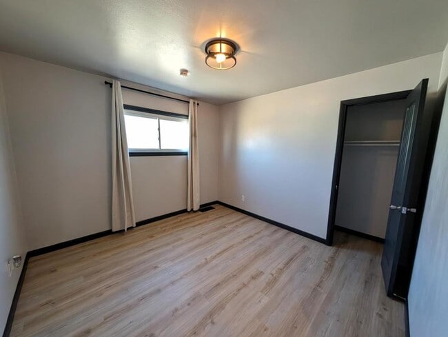 Photo - 182 Cortez St