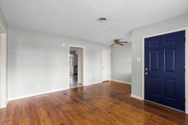 Photo - For Rent: Spacious 4-Bedroom Family Home