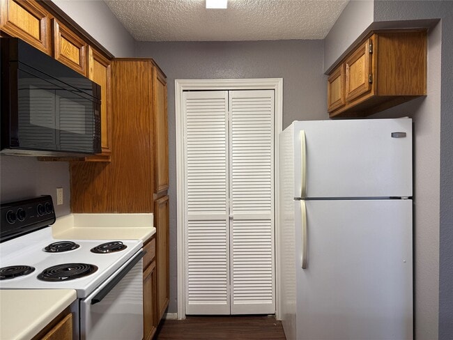 Photo - 2230 Millstone Dr