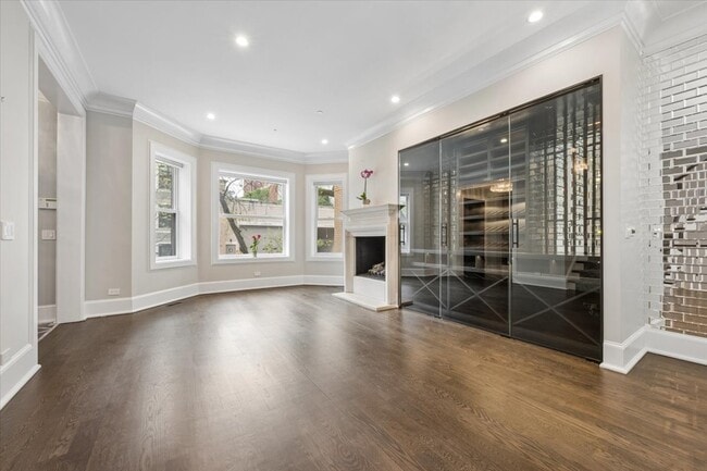 Photo - 458 W Deming Pl