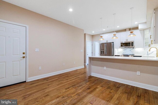 Photo - 1609 17th St SE Unit 202