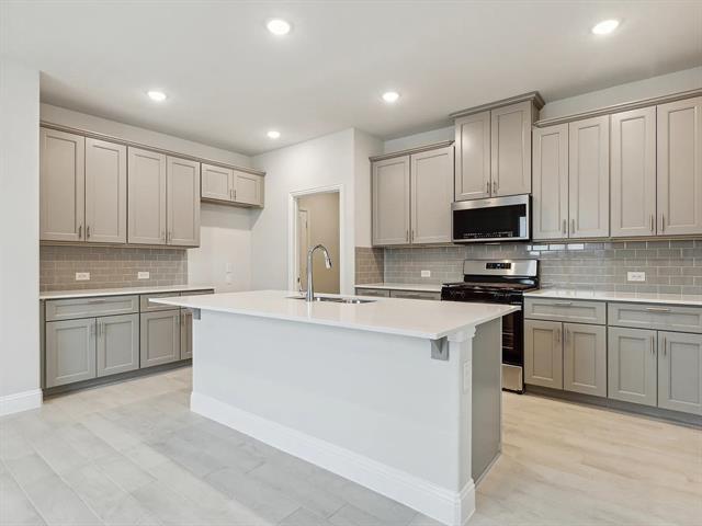 Photo - 800 Portina Dr