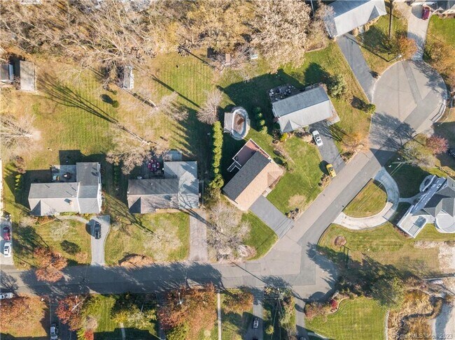 Photo - 98 Soundview Dr