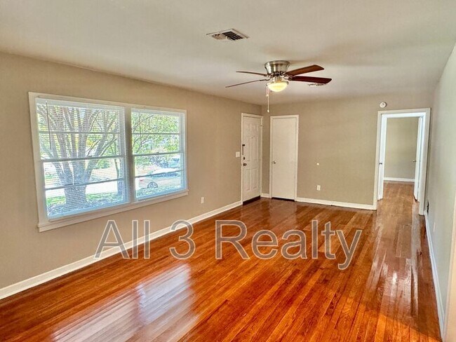 Photo - 3346 Vermont Dr