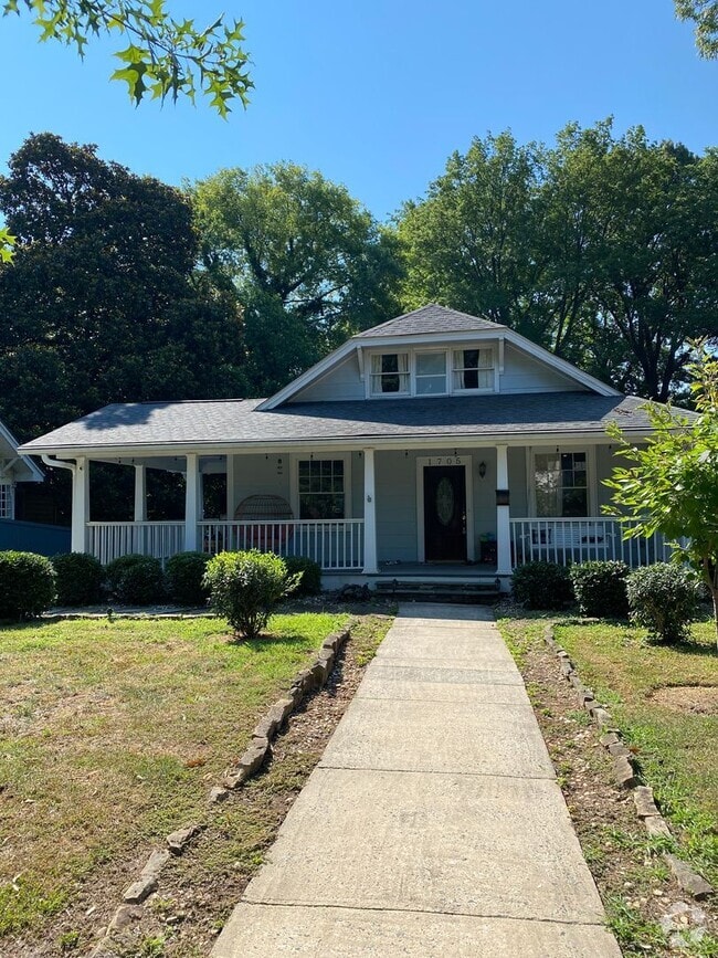 Building Photo - Spacious charmer in the heart of Dilworth ... Rental