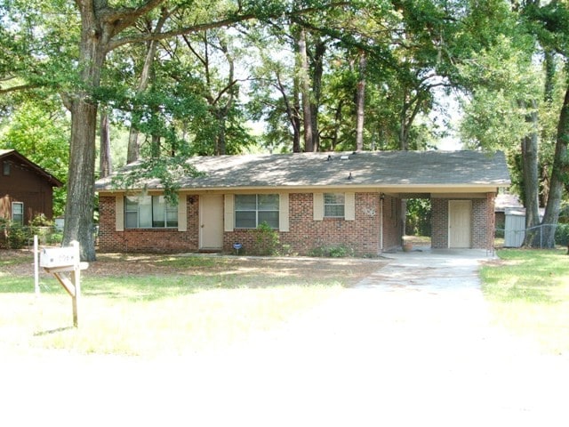 Building Photo - 906 Belleview Cir W Rental