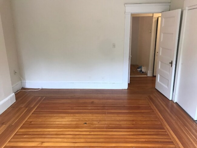 Photo - 9/1 Coolidge Corner 3BR (2 split) with heat included, balcony, No Fee!
