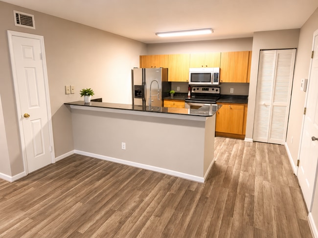 Building Photo - 1740 Palm Cove Blvd Unit 4-103