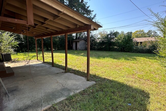 Photo - 1006 Towering Oaks Dr