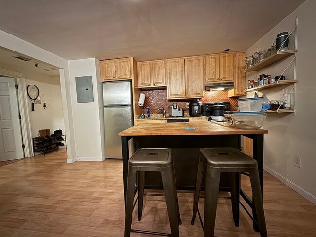 Photo - 259 Beacon St Unidad 2