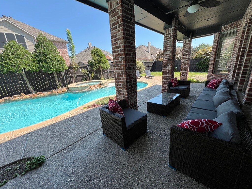 Photo - 1724 Turnberry Ln