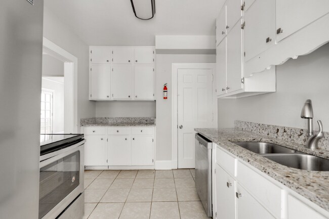 Photo - 506 Thomas Rd