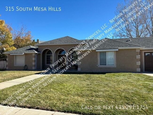 3 Bedroom Home on Mesa Hills - 3 Bedroom Home on Mesa Hills