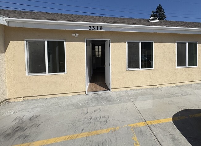 Front of Unit - 3321 W 63rd St Unit 3319