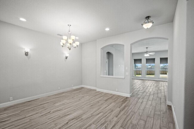 Photo - 314 Waverly Dr