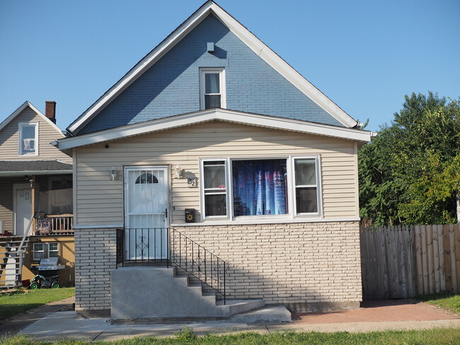 Photo - 32 156th St