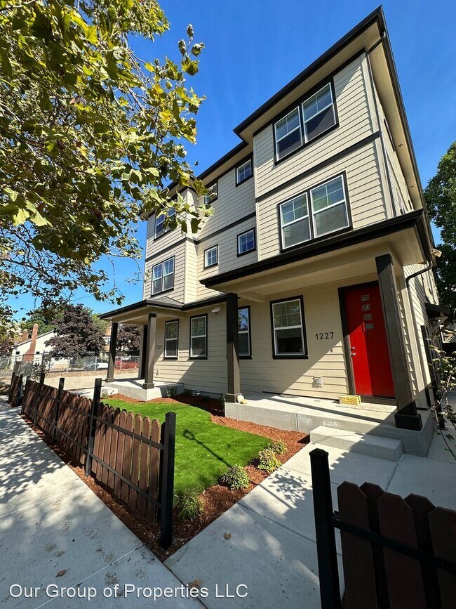 4 br, 4.5 bath House - 1227 High St. - 4 br, 4.5 bath House - 1227 High St.