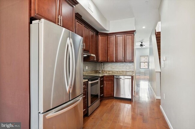 Building Photo - 528 S 13th St Rental