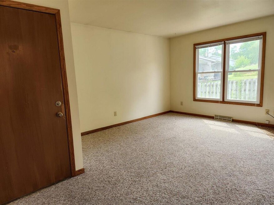 4 La Crescenta Cir