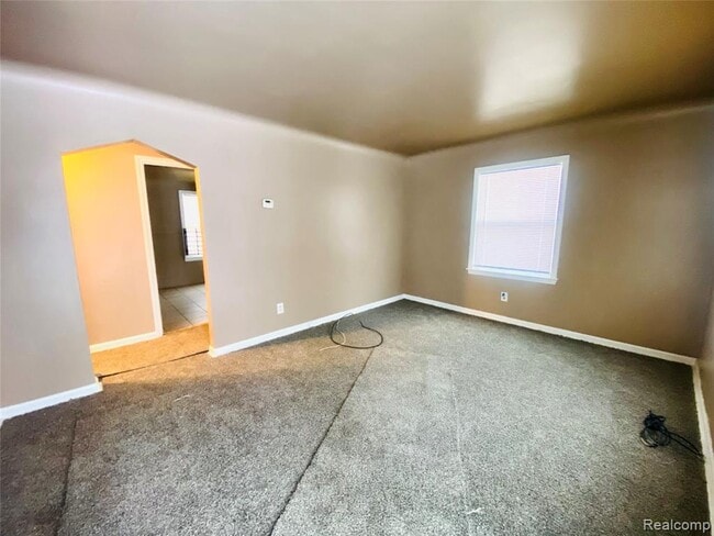 Photo - 15228 Lappin St