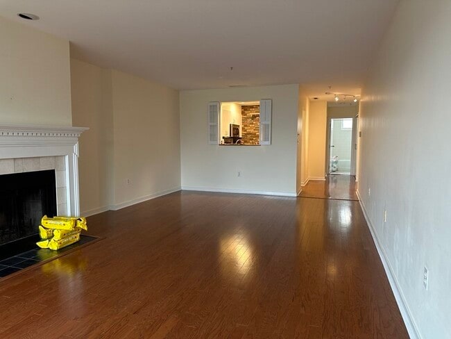 Photo - 6 Canal Park