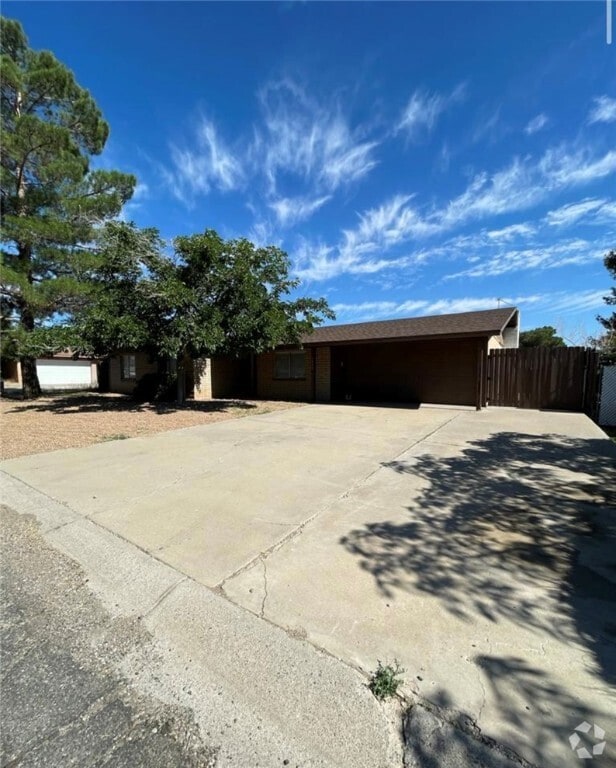 Building Photo - 1055 Hillside Dr Rental