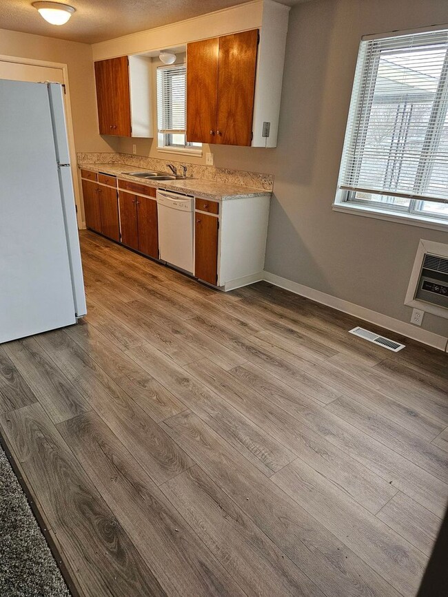 Photo - Beautifully Renovated 3 Bedroom, 1 1/2 Bathroom Duplex on the Boise Bench! Newer Carpet and Paint.