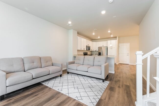14933 E Belleview Dr