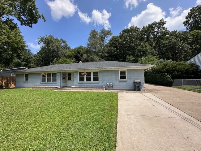 Building Photo - 8645 Newhouse St