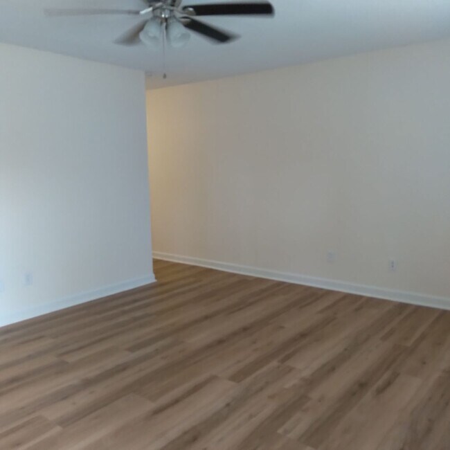 3 Bedroom, 2 bath house with one car garage House Rental in Havelock