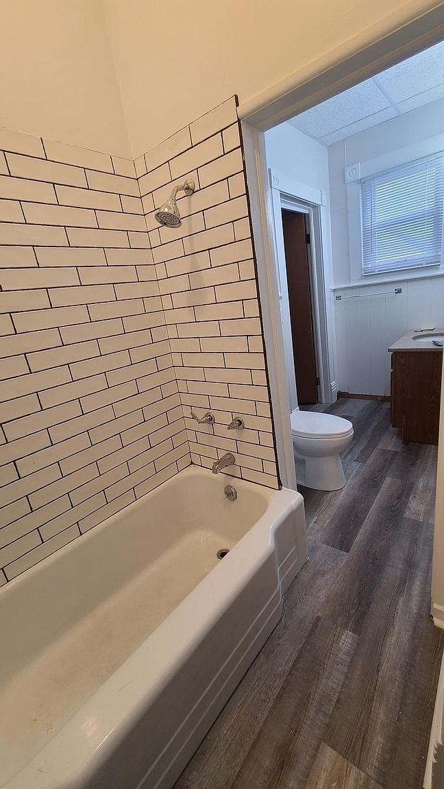 Photo - 615 W Main St